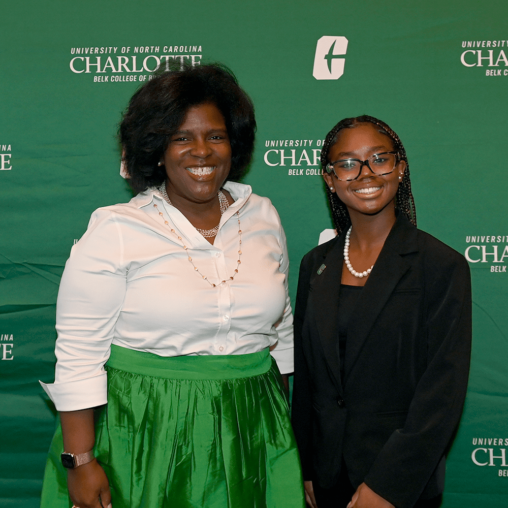 Kimberly Moore-Wright ’95 and award presenter Taliyah Green