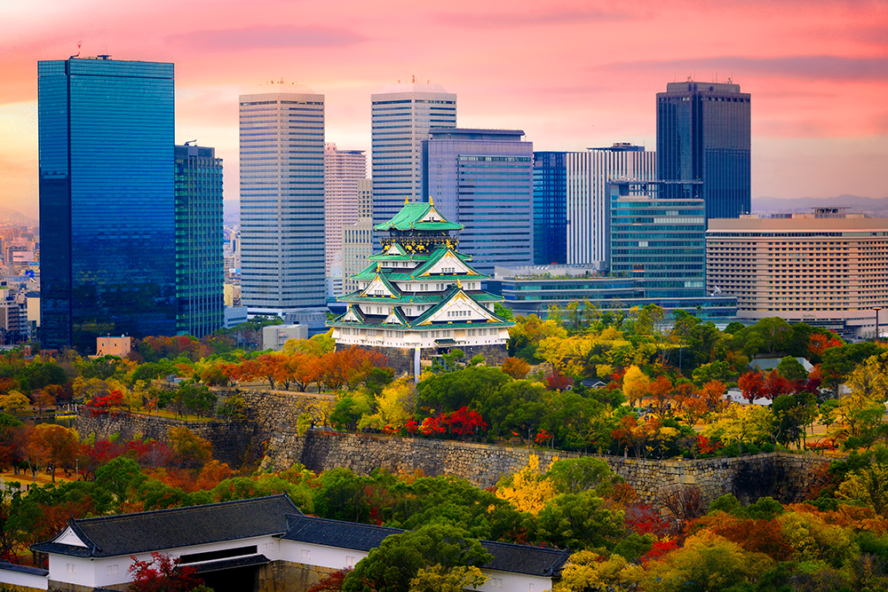 Osaka Castle and modern Osaka 